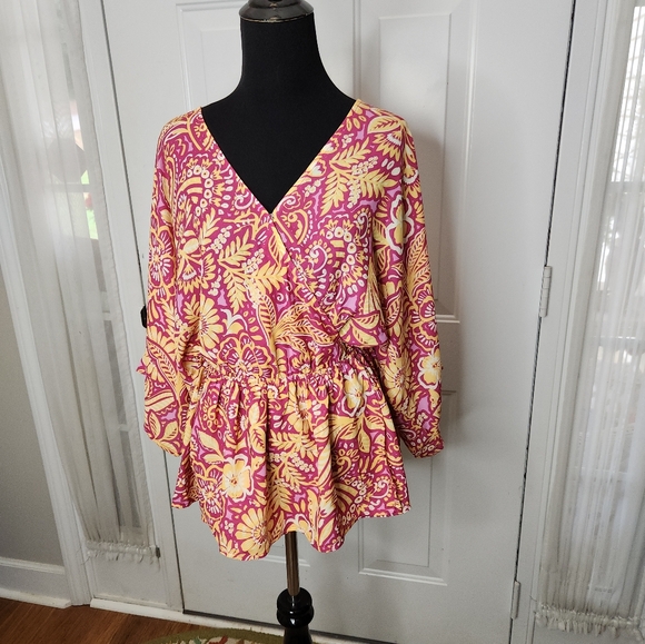 Flying Tomato Magenta Printed Surplice Top  Size Medium - Picture 1 of 7